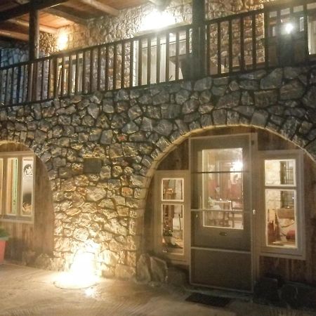 Yono'S Traditional House Ano Ravenia Exterior foto