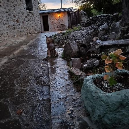 Yono'S Traditional House Ano Ravenia Exterior foto