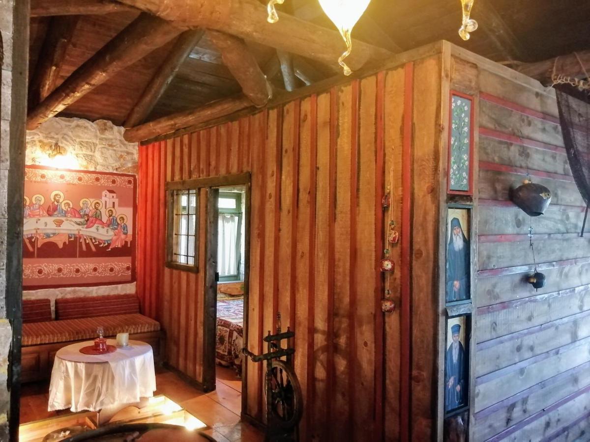 Yono'S Traditional House Ano Ravenia Exterior foto