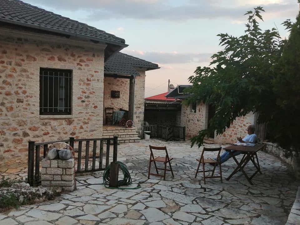 Yono'S Traditional House Ano Ravenia Exterior foto