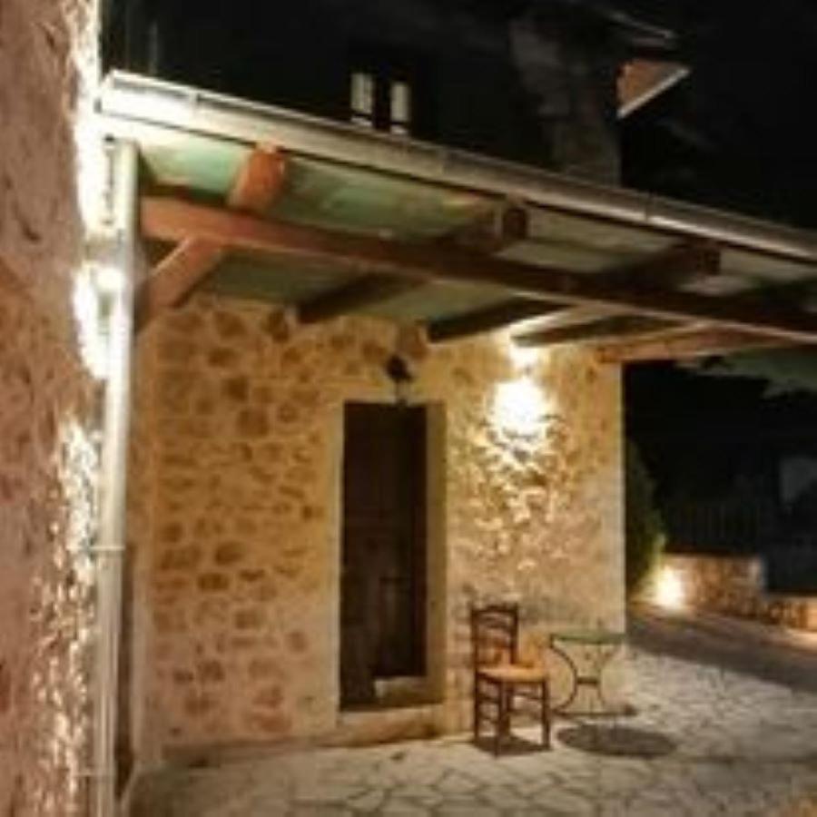 Yono'S Traditional House Ano Ravenia Exterior foto